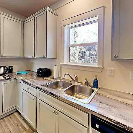 Serenity Views Comfort - Close To City & Parkway! Weaverville Exterior photo