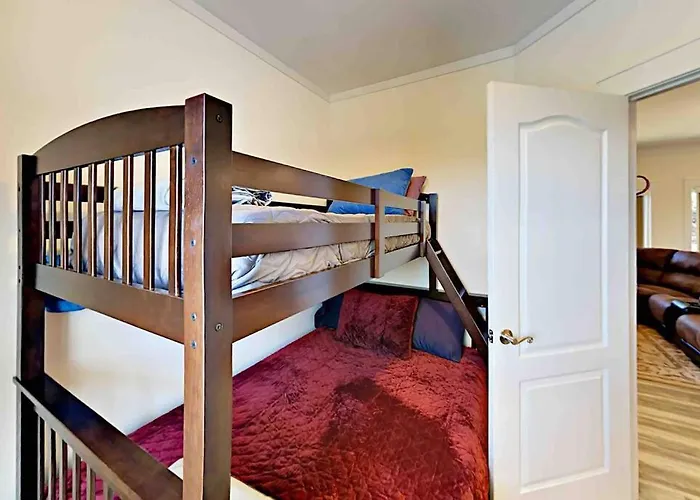 Serenity Views Comfort - Close To City & Parkway!