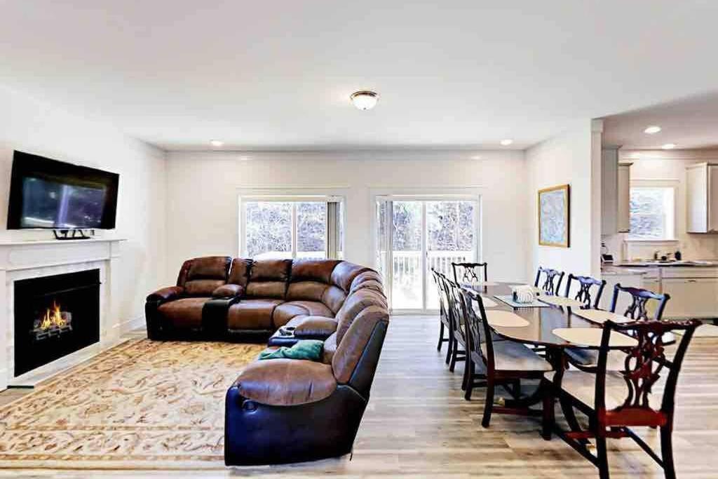 Holiday home Serenity Views Comfort - Close To & Parkway! *