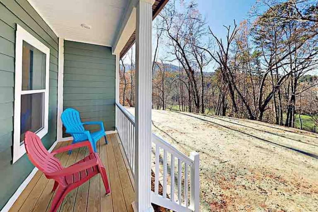 Serenity Views Comfort - Close To & Parkway! * Weaverville