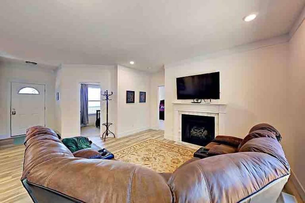 Serenity Views Comfort - Close To & Parkway! Weaverville